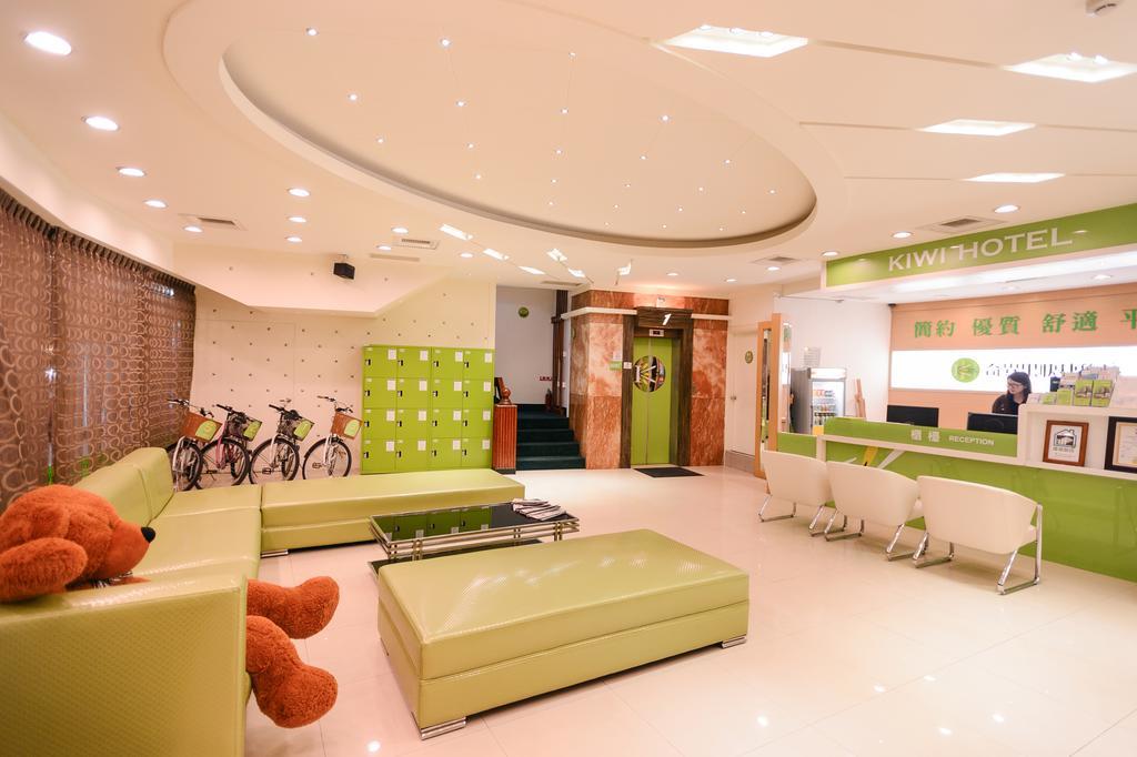 Kiwi Express Hotel - Zhong Zheng Branch Тайчжун Экстерьер фото